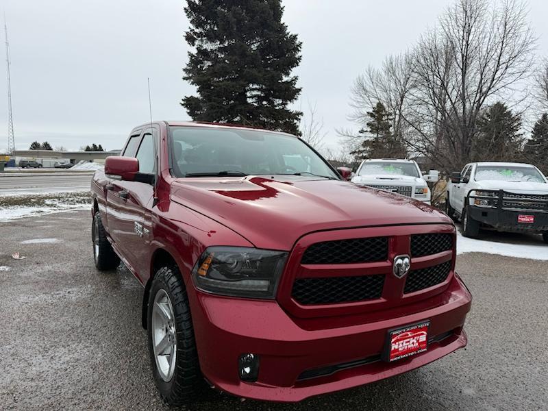 RAM 1500 Express 4x4 Crew Cab 5'7" Box 2015