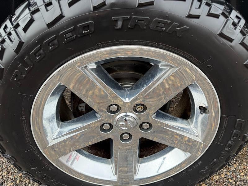 RAM 1500 Express 4x4 Crew Cab 5'7" Box 2015