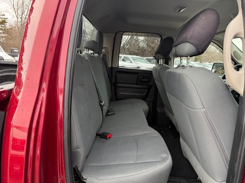 RAM 1500 Express 4x4 Crew Cab 5'7" Box 2015