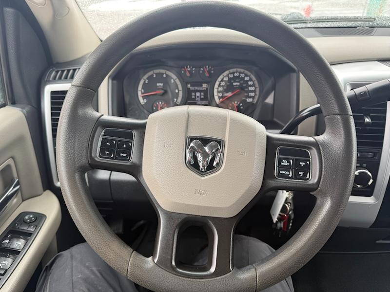 RAM 1500 SLT Crew Cab 4WD 2012