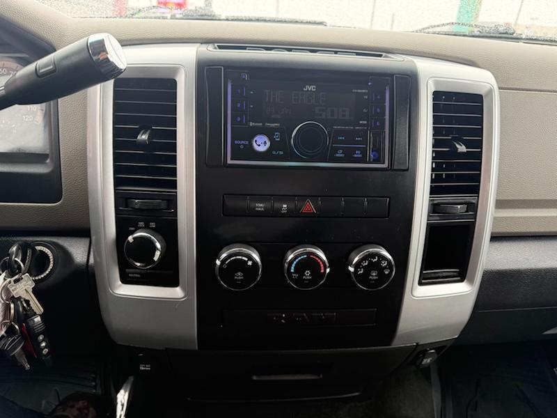 RAM 1500 SLT Crew Cab 4WD 2012