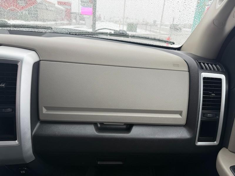 RAM 1500 SLT Crew Cab 4WD 2012