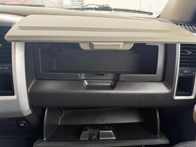 RAM 1500 SLT Crew Cab 4WD 2012