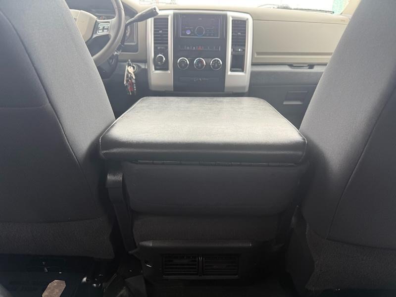 RAM 1500 SLT Crew Cab 4WD 2012