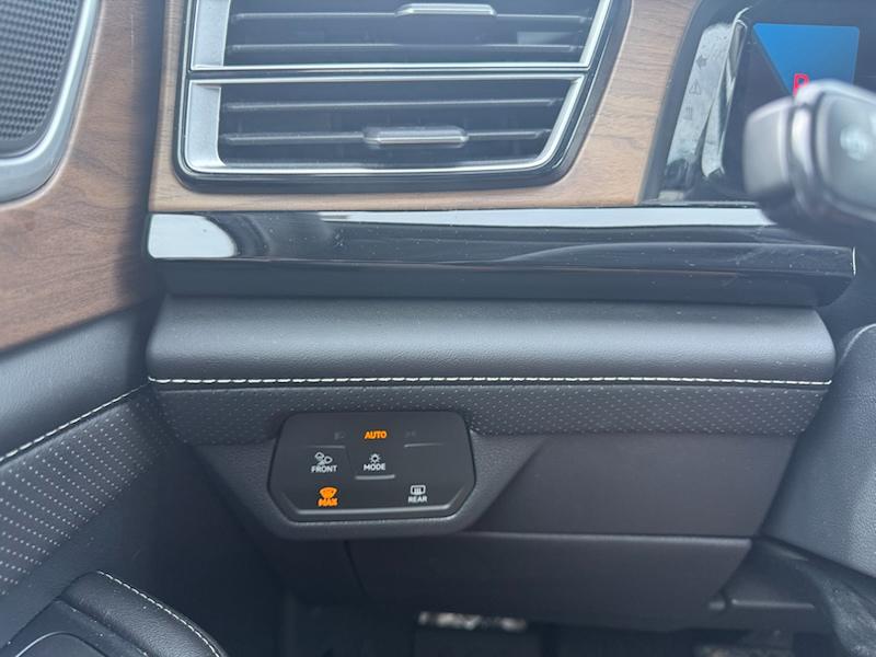 Volkswagen Atlas SE w/Technology 4MOTION 2024