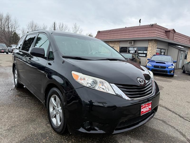 Toyota Sienna LE FWD 8-Passenger V6 2013