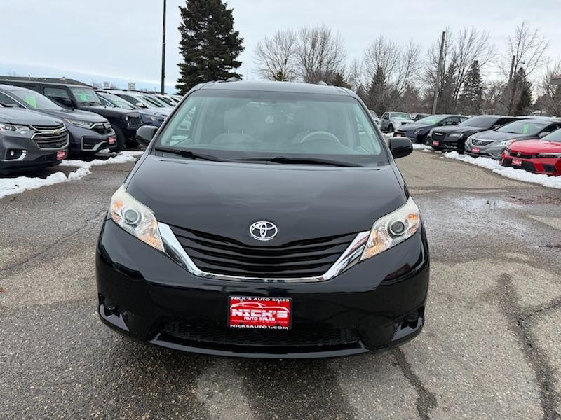 Toyota Sienna LE FWD 8-Passenger V6 2013