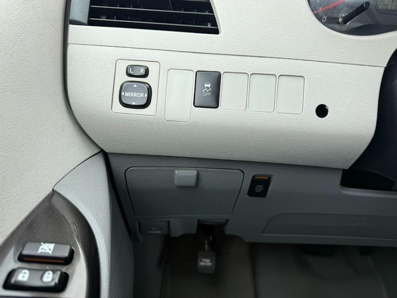 Toyota Sienna LE FWD 8-Passenger V6 2013