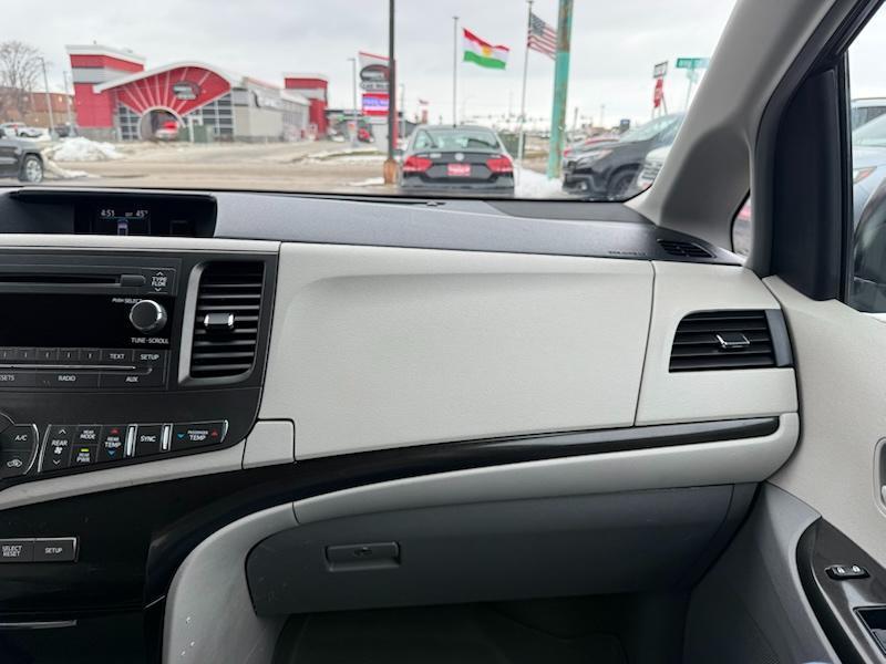 Toyota Sienna LE FWD 8-Passenger V6 2013