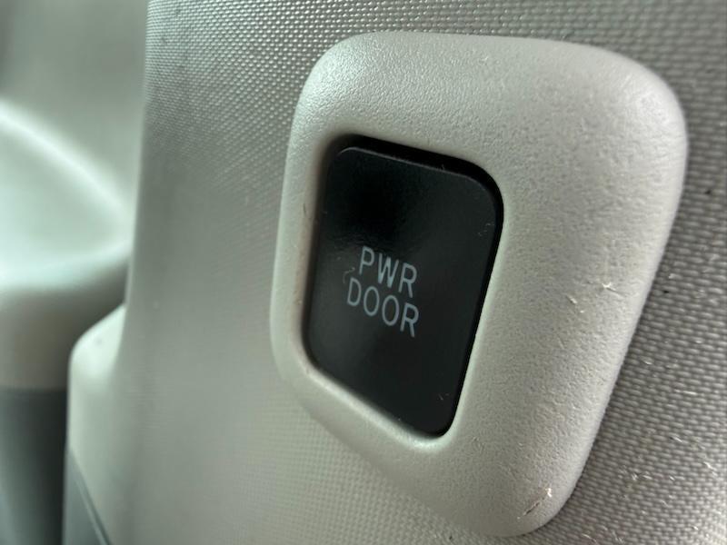 Toyota Sienna LE FWD 8-Passenger V6 2013