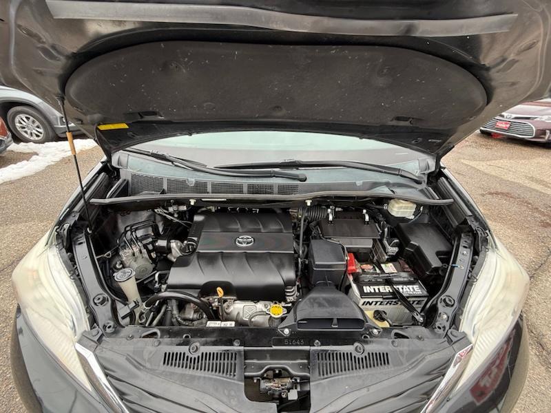 Toyota Sienna LE FWD 8-Passenger V6 2013