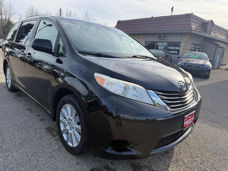 Toyota Sienna LE 7-Passenger AWD 2017