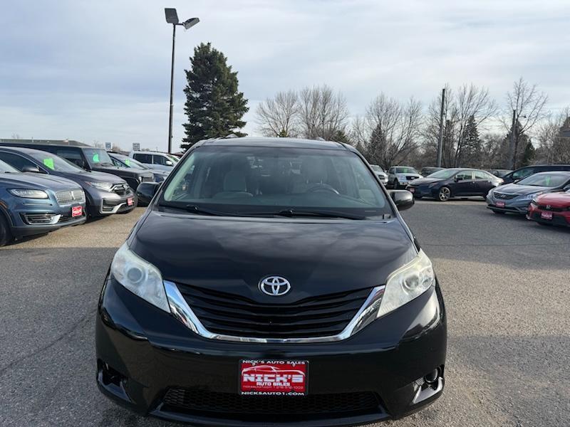 Toyota Sienna LE 7-Passenger AWD 2017