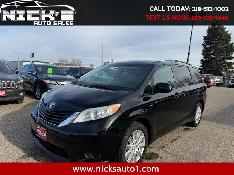 Toyota Sienna LE 7-Passenger AWD 2017