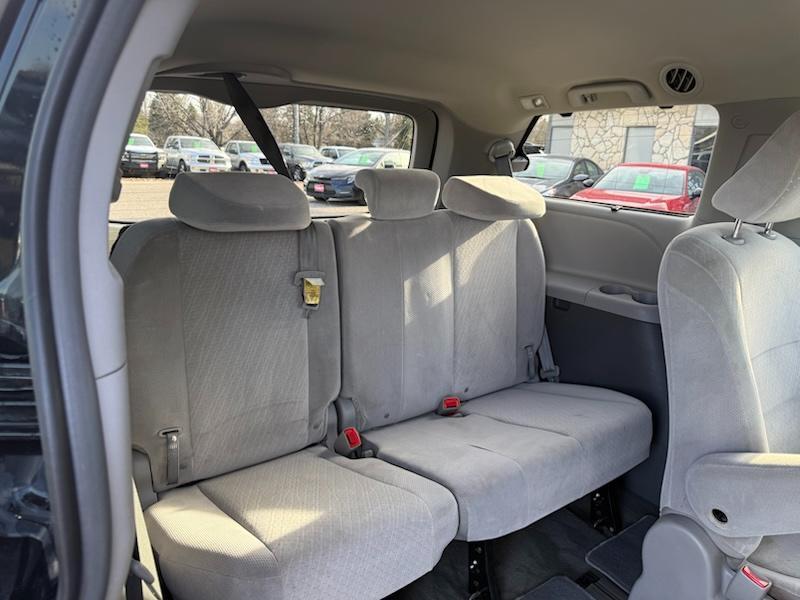Toyota Sienna LE 7-Passenger AWD 2017