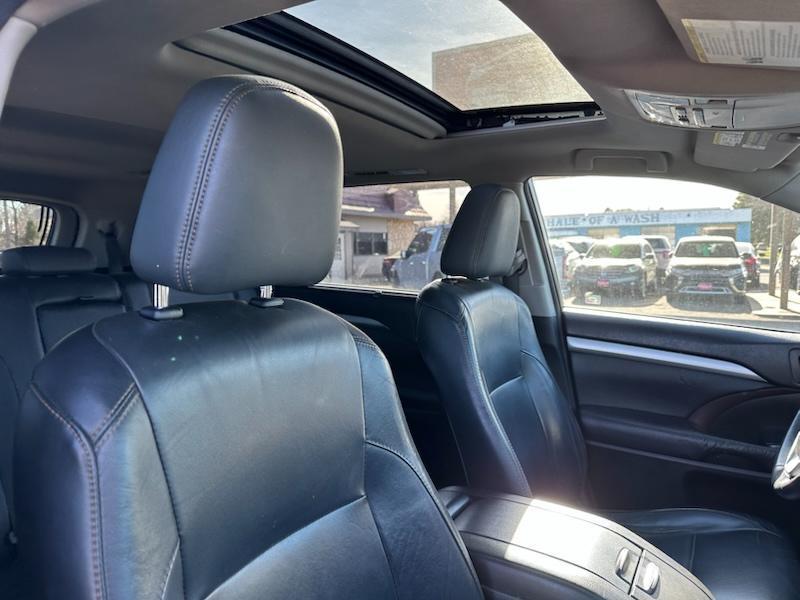 Toyota Highlander XLE AWD V6 2015