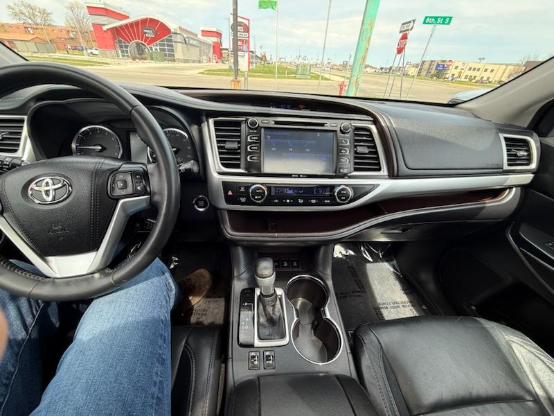Toyota Highlander XLE AWD V6 2015