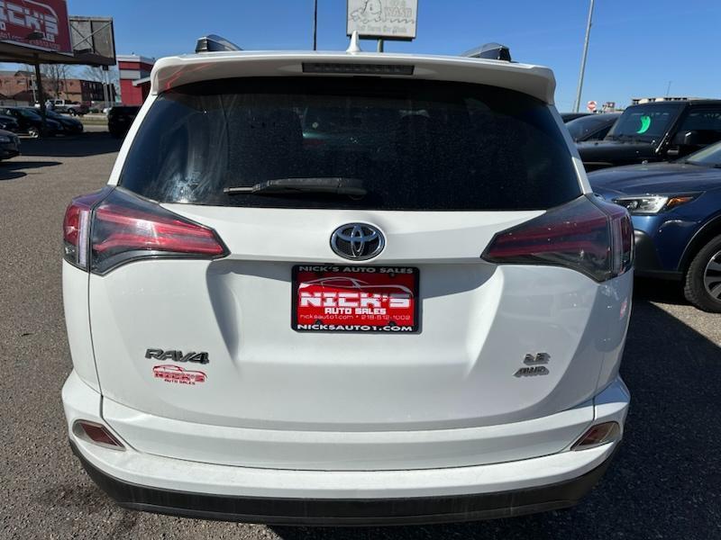 Toyota RAV4 LE AWD 2016