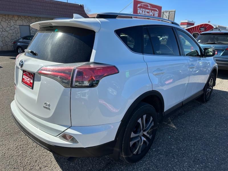 Toyota RAV4 LE AWD 2016
