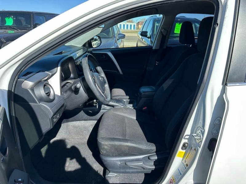 Toyota RAV4 LE AWD 2016