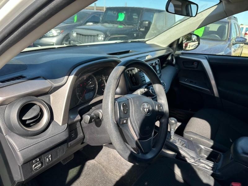 Toyota RAV4 LE AWD 2016
