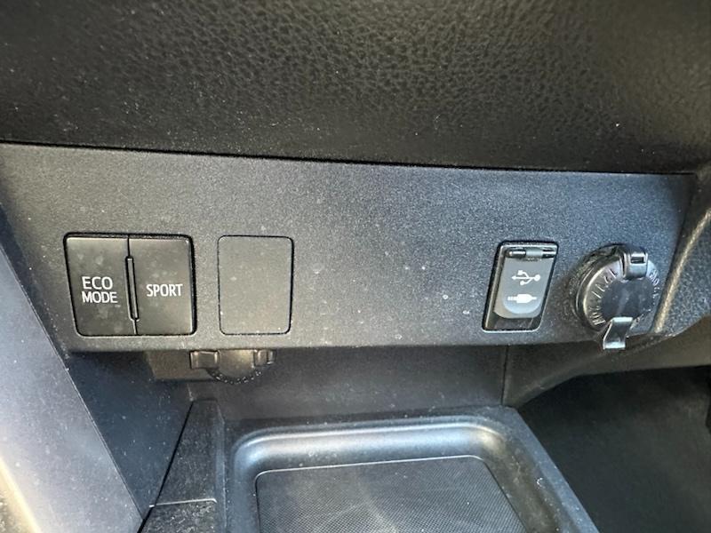 Toyota RAV4 LE AWD 2016