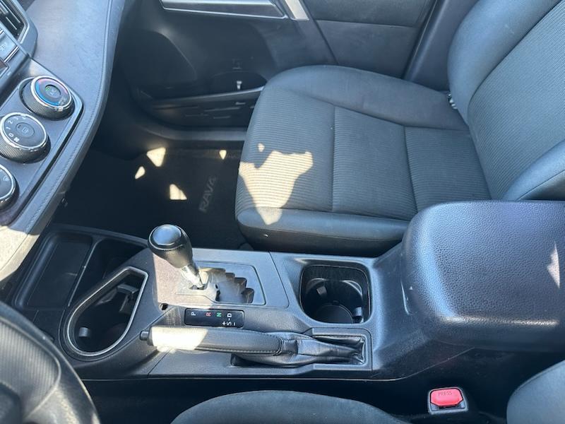 Toyota RAV4 LE AWD 2016