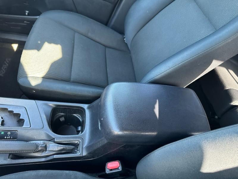 Toyota RAV4 LE AWD 2016