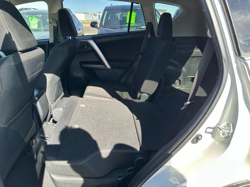 Toyota RAV4 LE AWD 2016