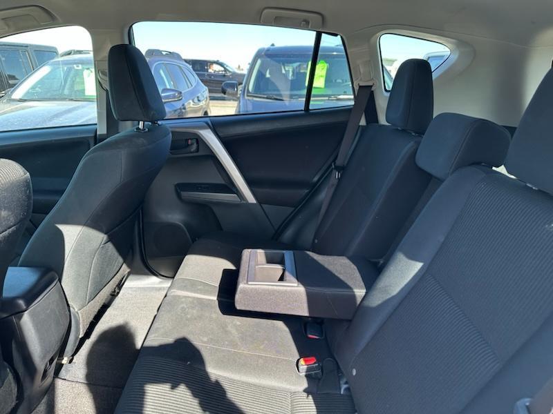 Toyota RAV4 LE AWD 2016