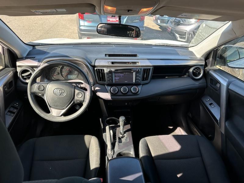 Toyota RAV4 LE AWD 2016
