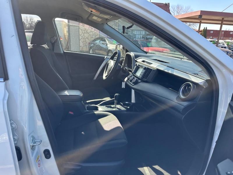 Toyota RAV4 LE AWD 2016