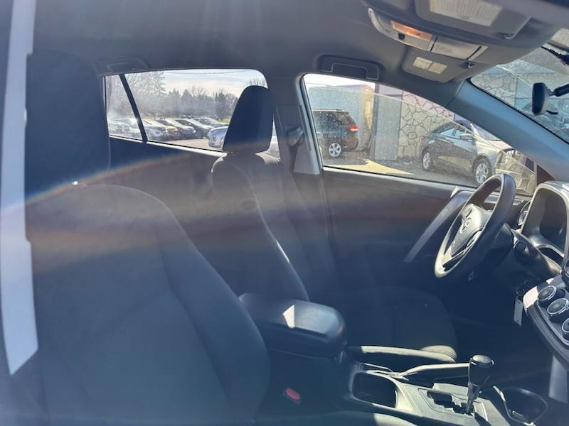 Toyota RAV4 LE AWD 2016