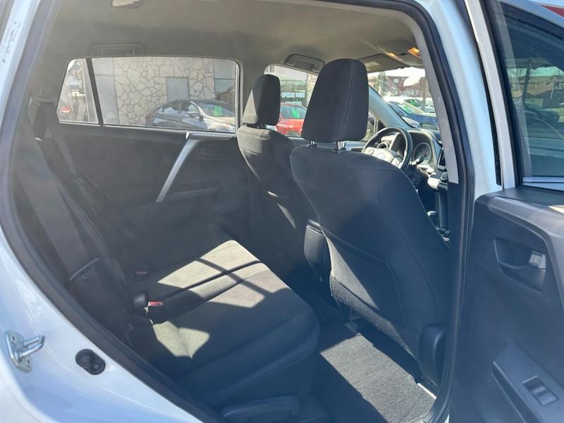 Toyota RAV4 LE AWD 2016