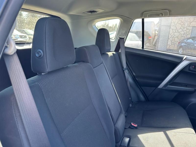 Toyota RAV4 LE AWD 2016