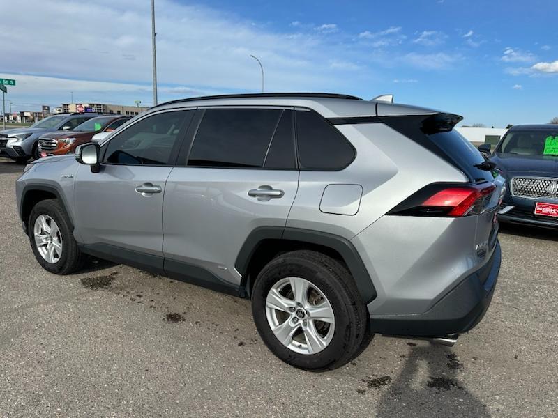 Toyota RAV4 Hybrid XLE 2021
