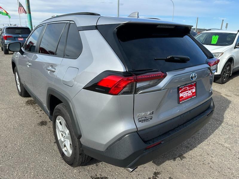 Toyota RAV4 Hybrid XLE 2021
