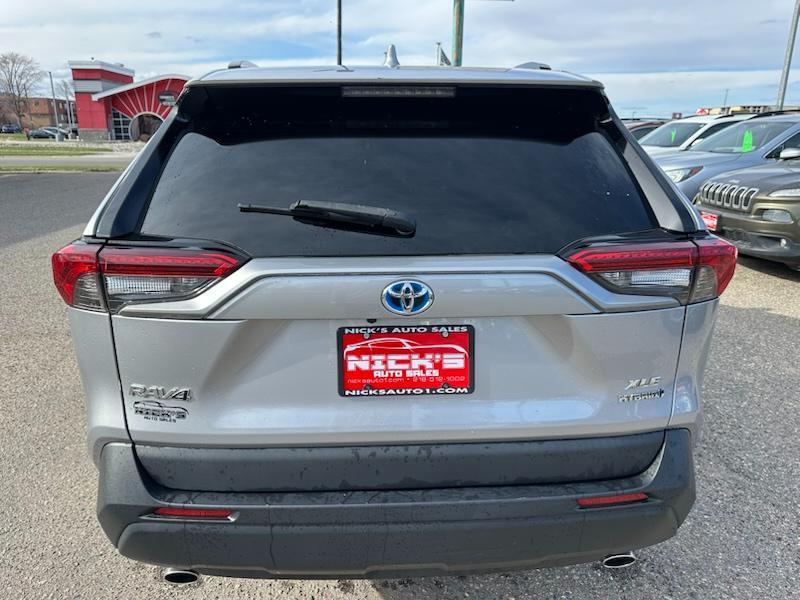 Toyota RAV4 Hybrid XLE 2021