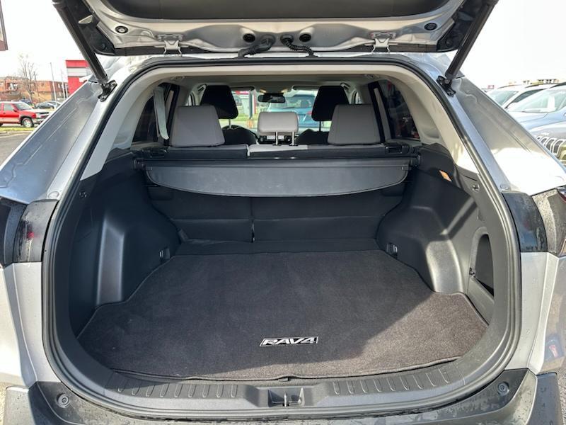 Toyota RAV4 Hybrid XLE 2021