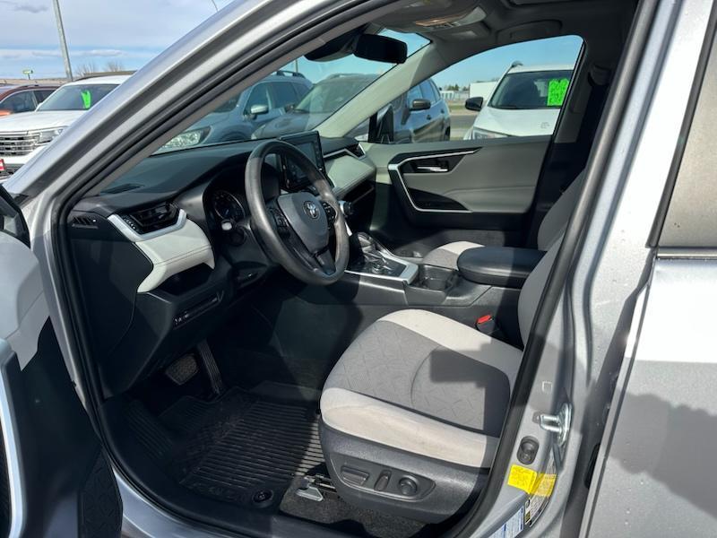 Toyota RAV4 Hybrid XLE 2021