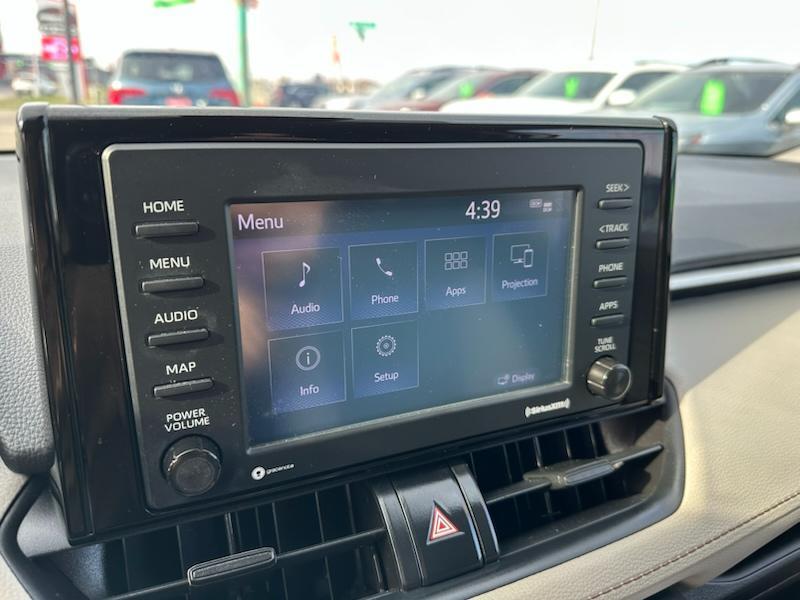 Toyota RAV4 Hybrid XLE 2021