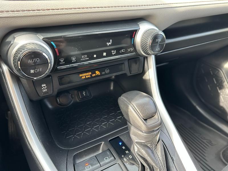 Toyota RAV4 Hybrid XLE 2021