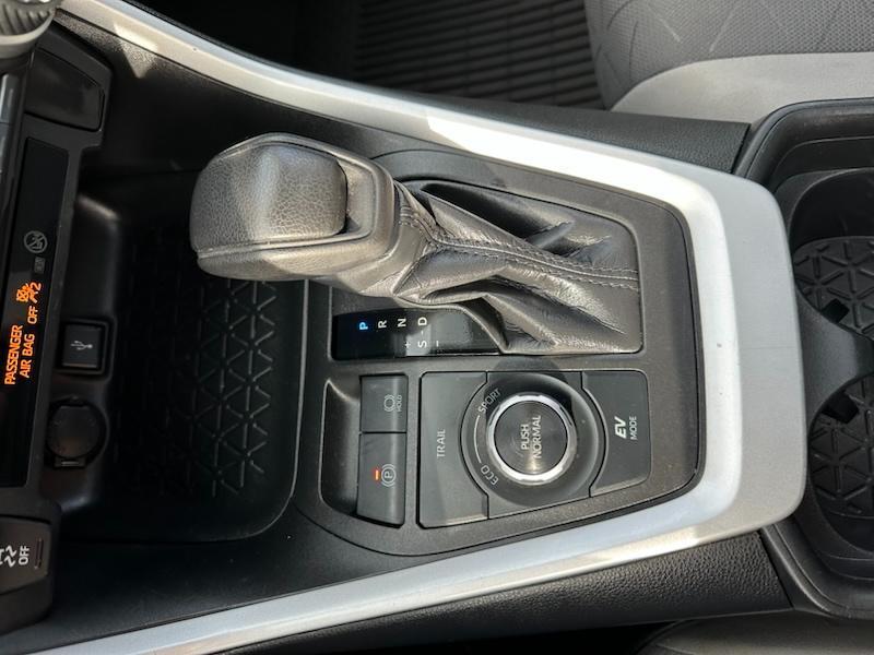 Toyota RAV4 Hybrid XLE 2021