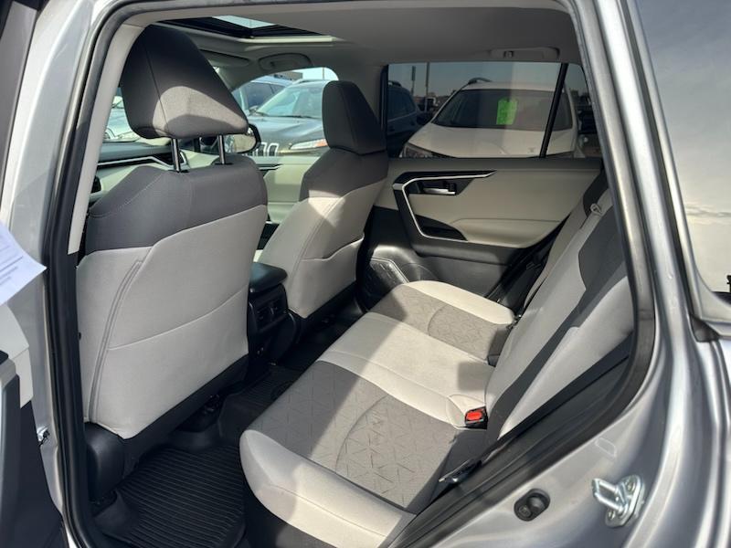 Toyota RAV4 Hybrid XLE 2021