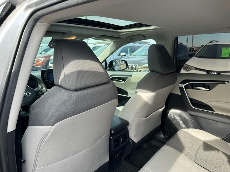 Toyota RAV4 Hybrid XLE 2021