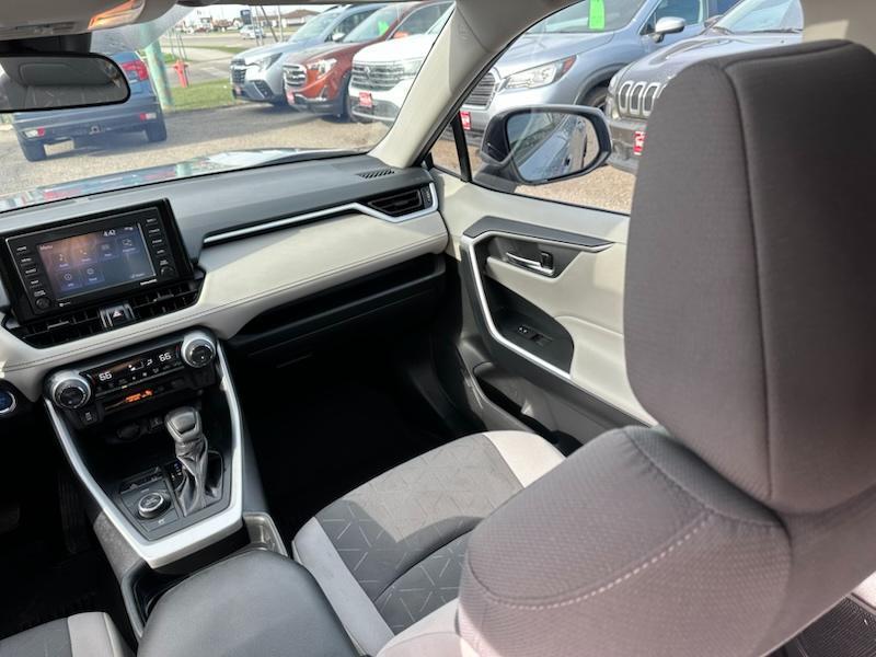 Toyota RAV4 Hybrid XLE 2021