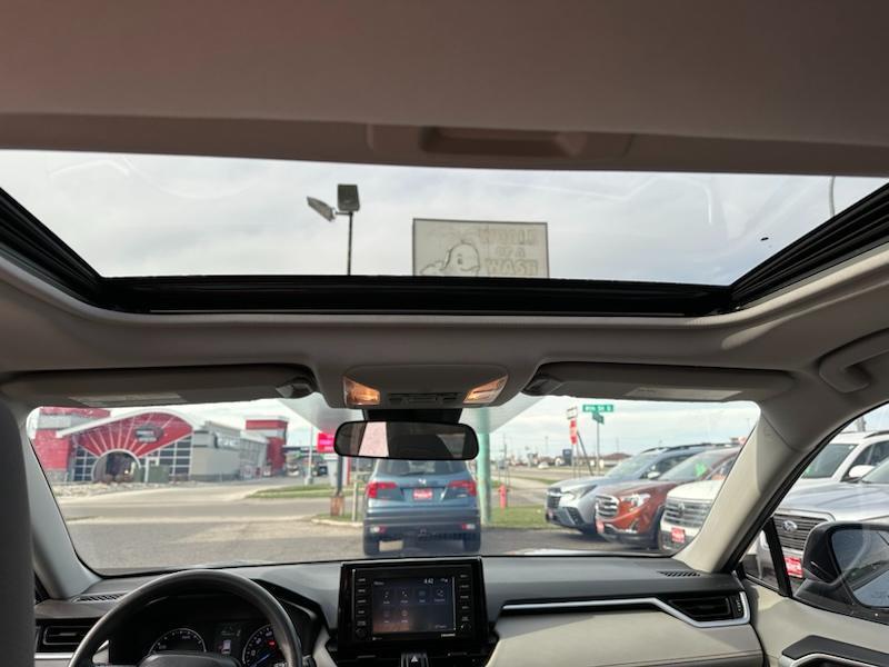 Toyota RAV4 Hybrid XLE 2021