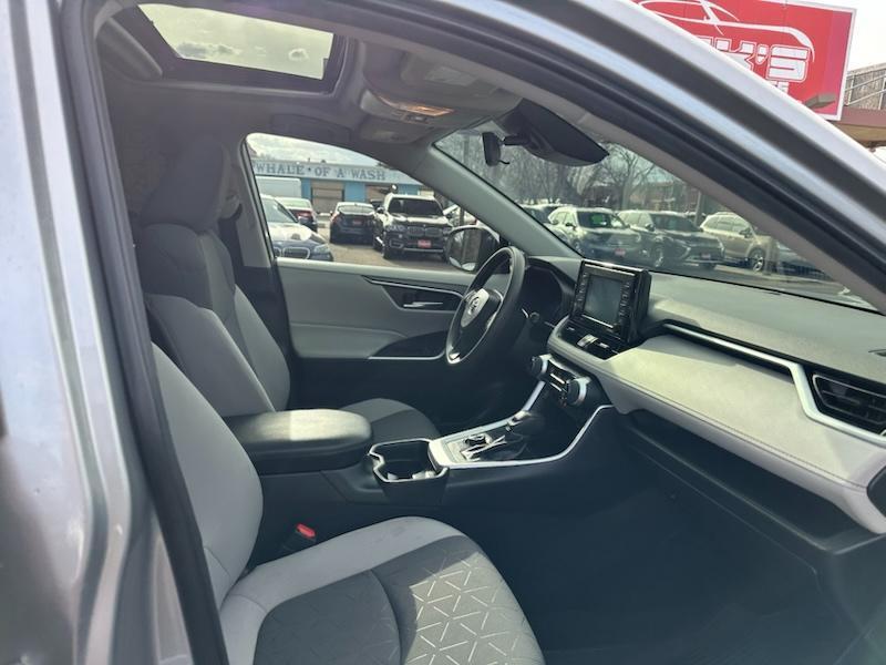 Toyota RAV4 Hybrid XLE 2021