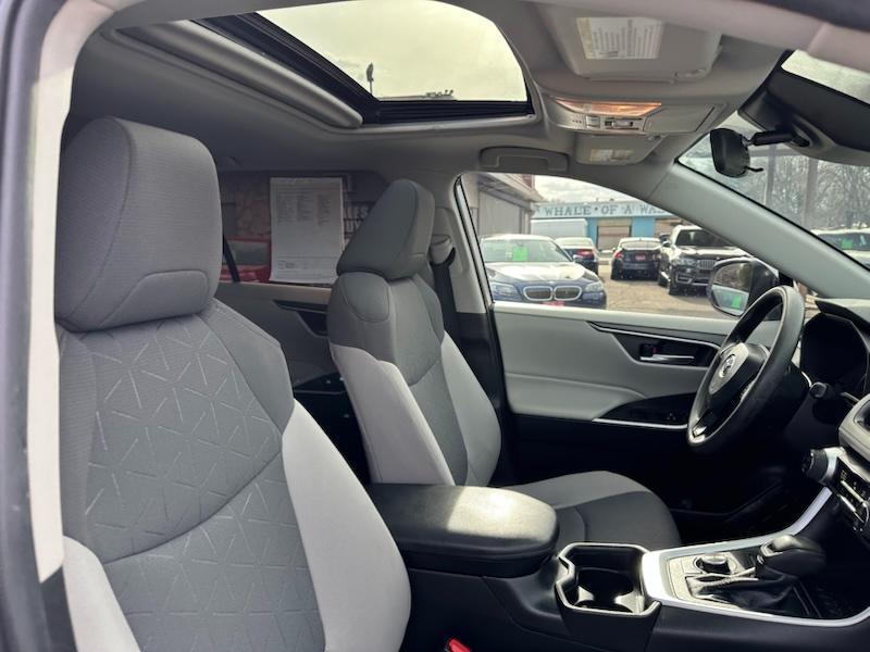 Toyota RAV4 Hybrid XLE 2021