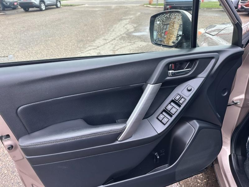 Subaru Forester 2.5i Limited 2014